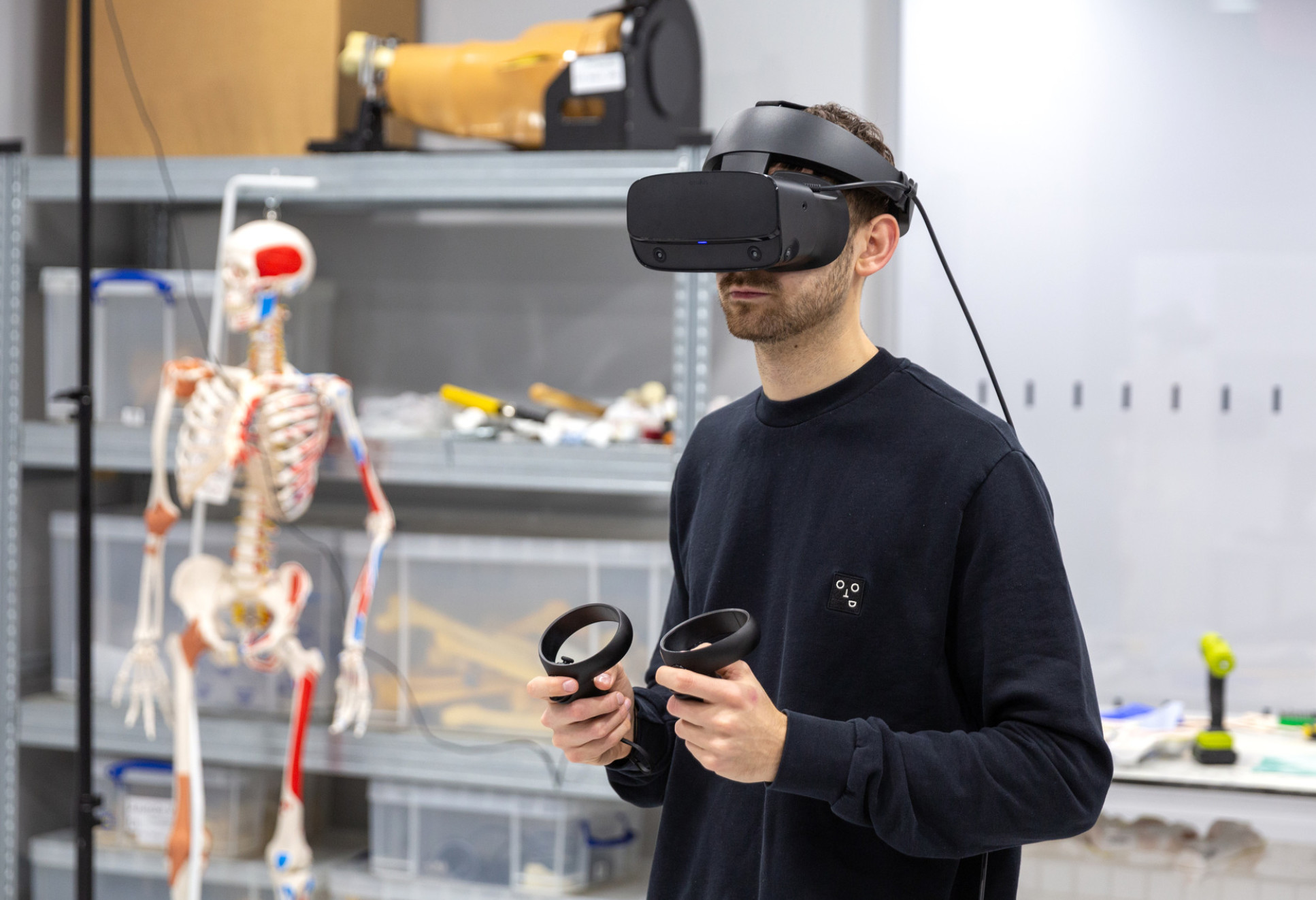 Using virtual reality to enhance surgical education in orthopaedics