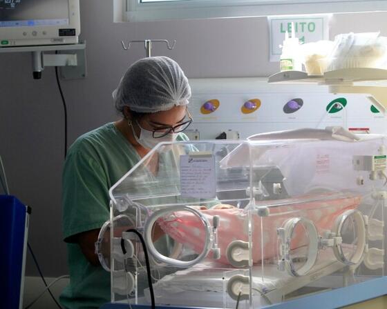 Number of extremely premature babies receiving neonatal care triples