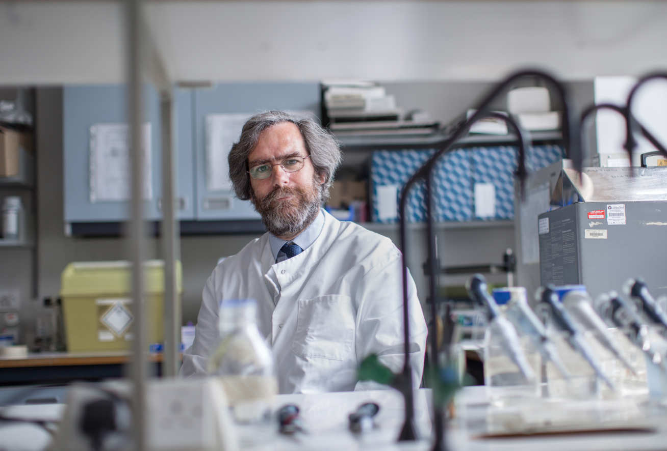 Professor Eric Alton, Chair in Gene Therapy
