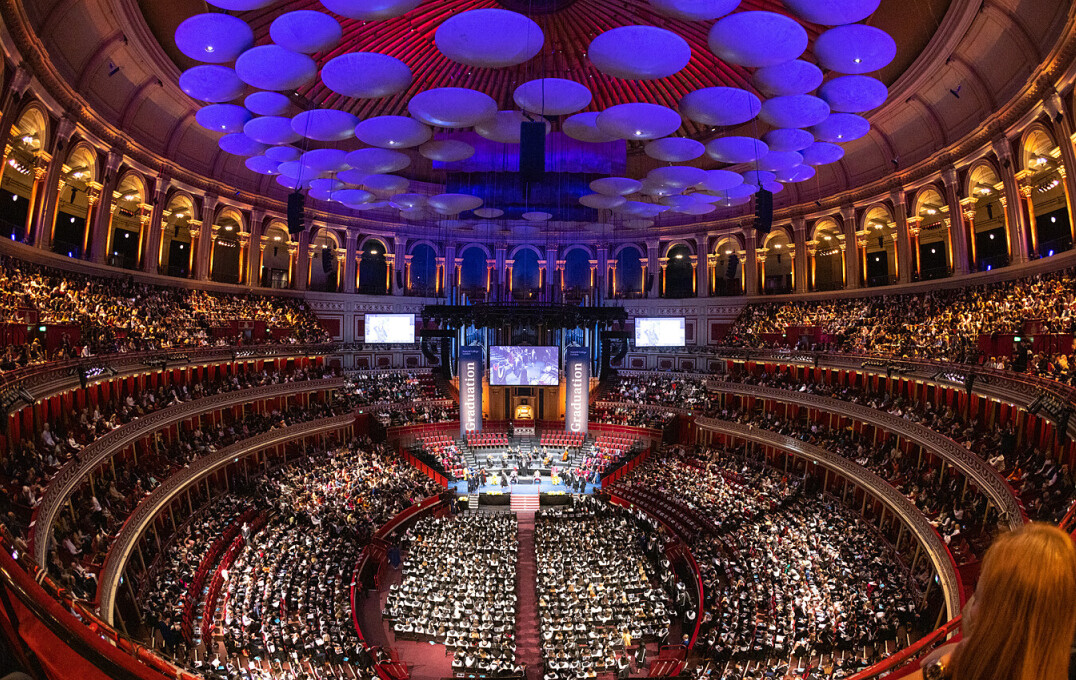 A view of the Royal Albert Hall full of people 