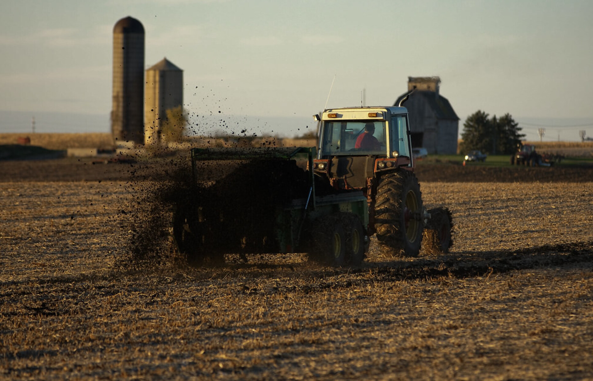 Fertilizer being spread onto agricultural soil. Image credit: CityofGeneva Flickr
