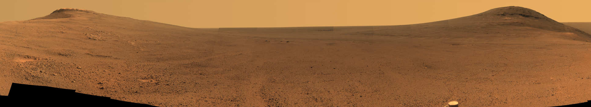 A  mountainous Mars landscape, taken by NASA's Curiosity Rover