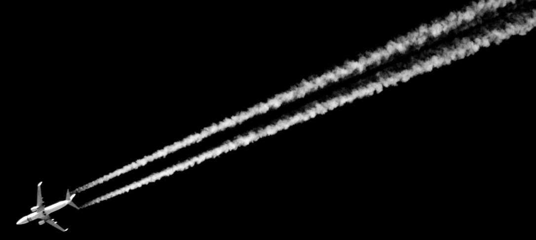 Aircraft contrails