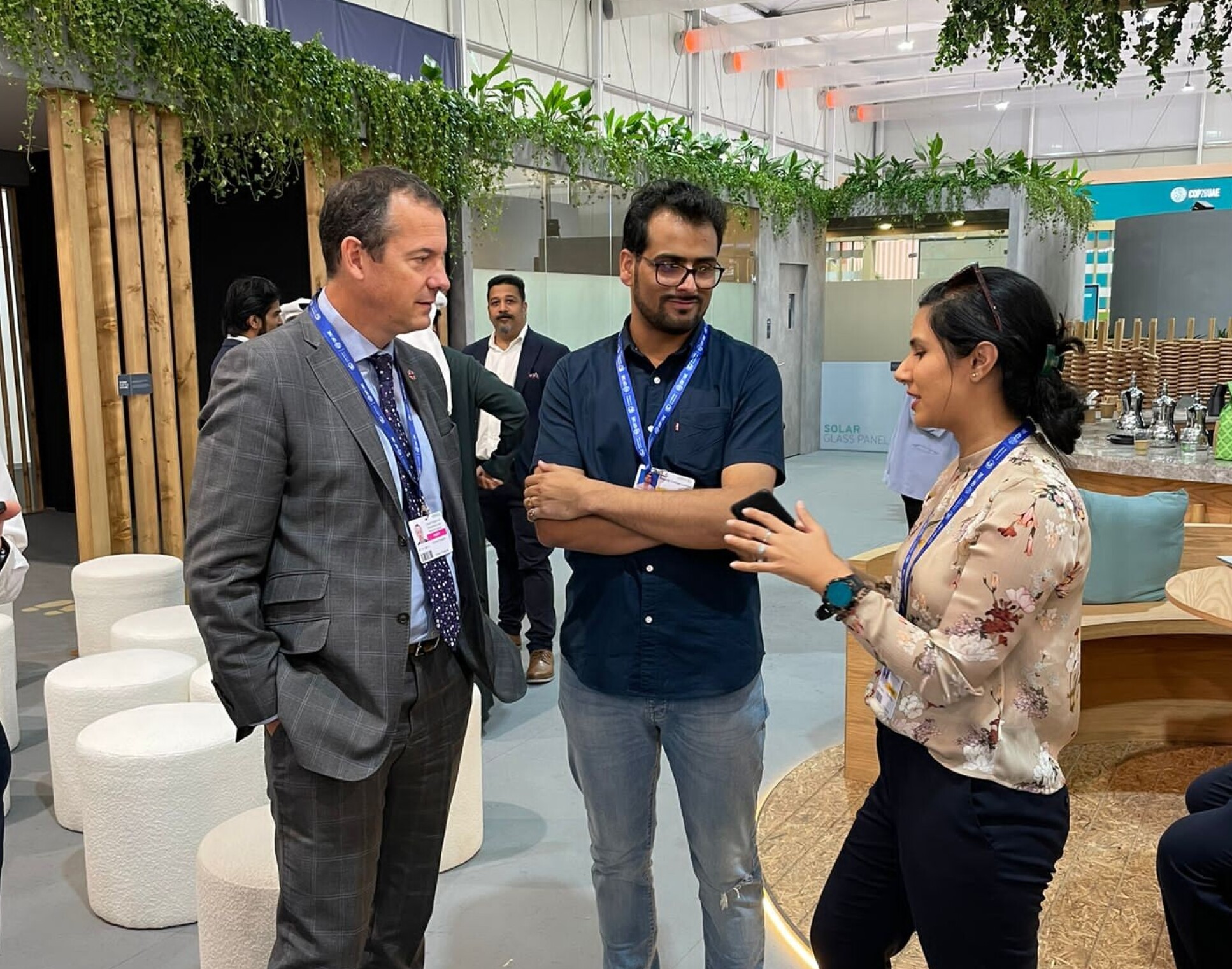 Dr Mudasir Yatoo talking to attendees at COP28