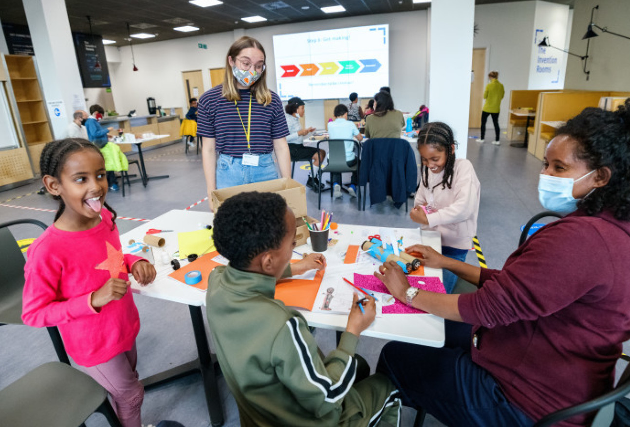 Saturday Science Clubs at the Invention rooms