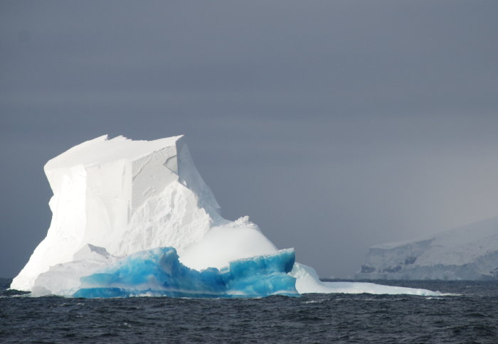 Photo of an iceberg near the East Antarctic Ice Sheet