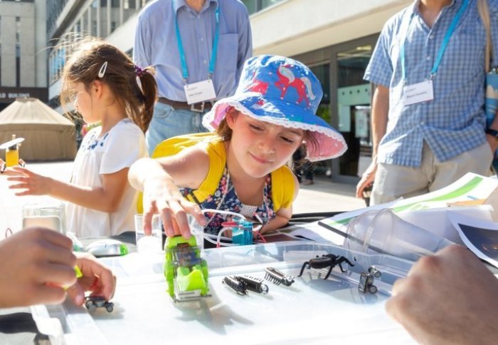 Solar-powered cars, dinosaurs, helicopters and beetles