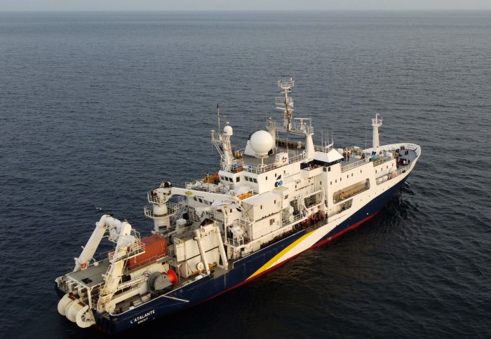 L‘Atalante research vessel, which collects seismic data as part of the HIPER2 expedition