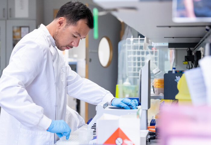 Lee Phillimore at work at Target Malaria's Crisanti Lab