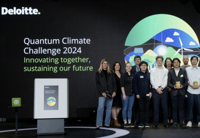 Quantum Climate Challenge 2024: The award winners stand on stage with their awards