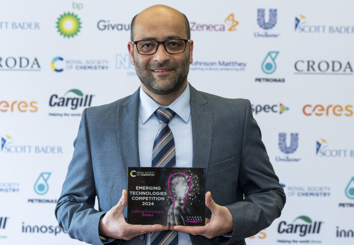 Dr Othman Al Musaimi with a RSC award