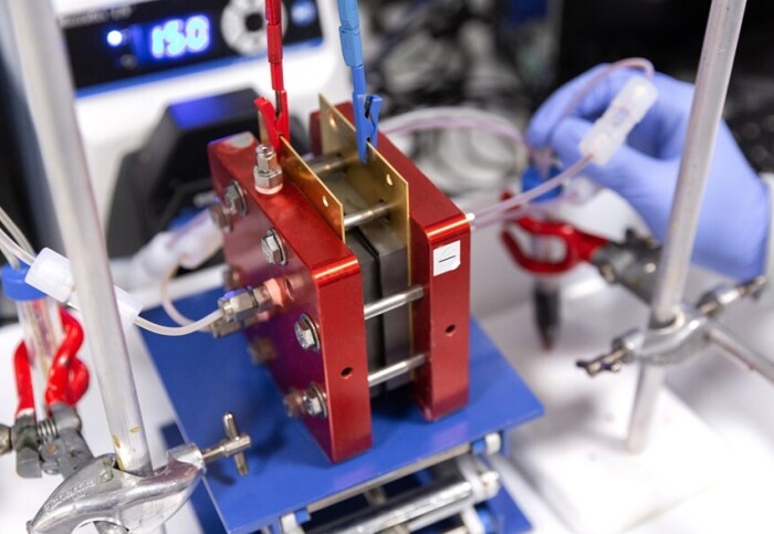 A prototype redox flow battery