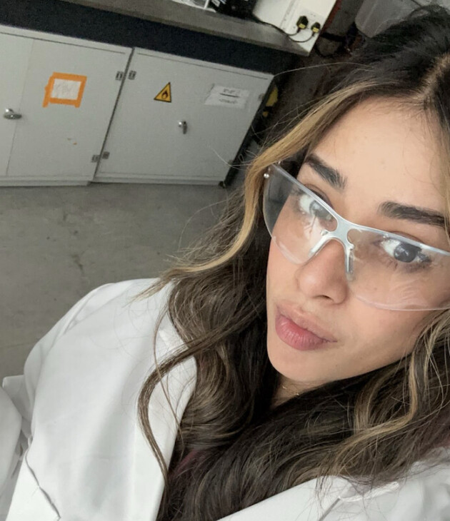 Jahanara Siddka in the laboratory