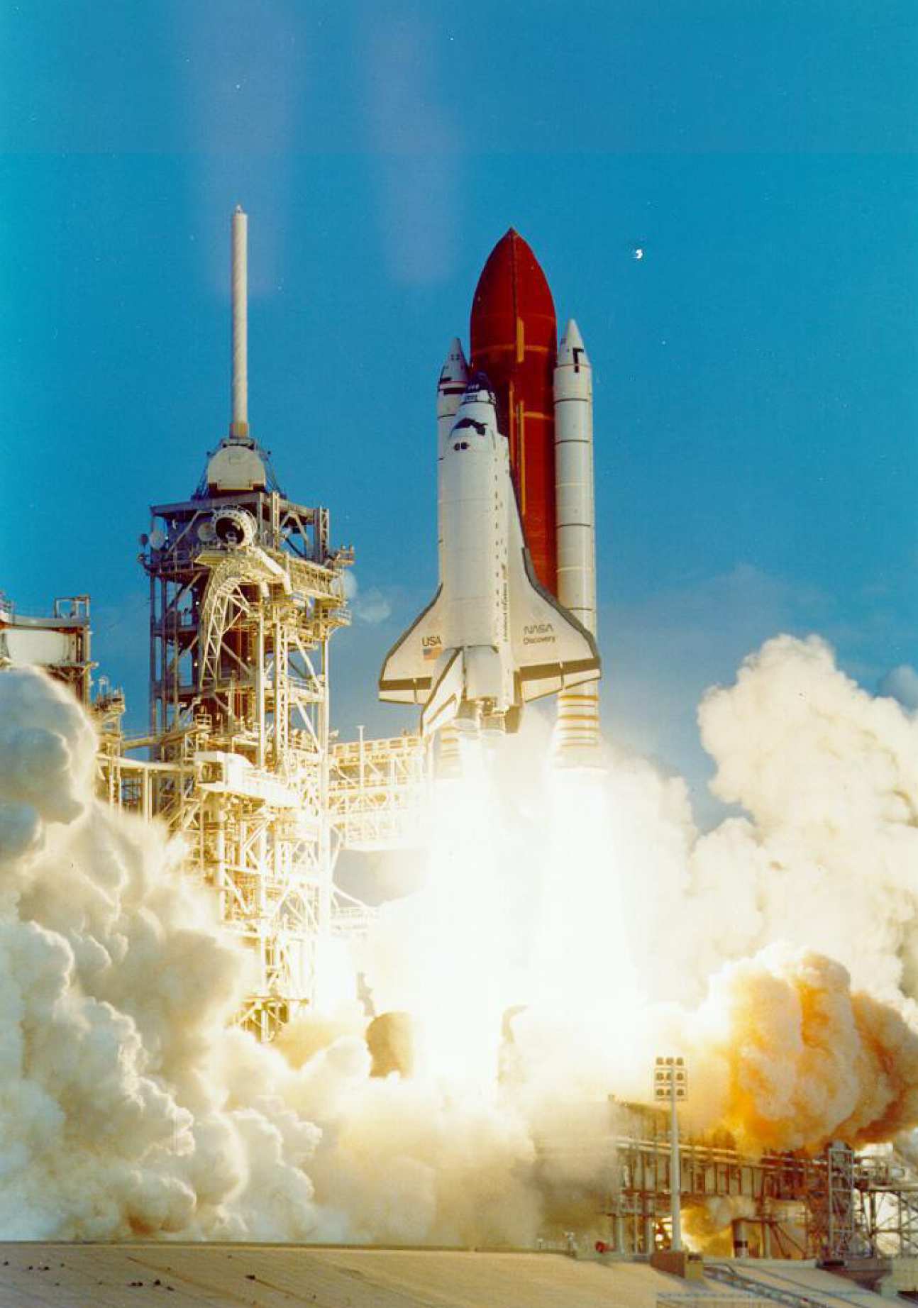 Launch of the NASA Space Shuttle Discovery, carrying Ulysses, on Flight STS-41; October 6, 1990.