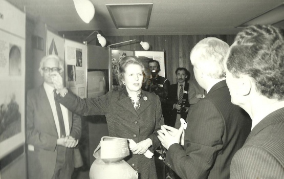Alumnus Alan Roberts with Margaret Thatcher at HSE's Cricklewood Laboratory (exact date unknown)