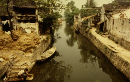 Zhejiang, countryside – village canal, 1984-86