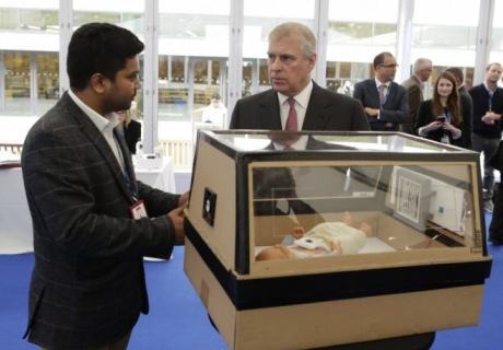 Malav showed his invention to the Duke of York during the Pitch@Palace Bootcamp, held at Imperial