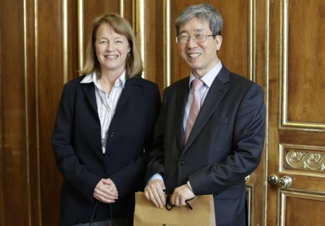 Professor Alice Gast with Professor Seung Hyeon Moon
