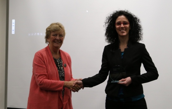 Dr Patrizia Marchetti receives the William Wakeham Award from Dame Julia Higgins
