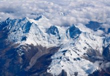 Mountain range is being created and destroyed by earthquakes