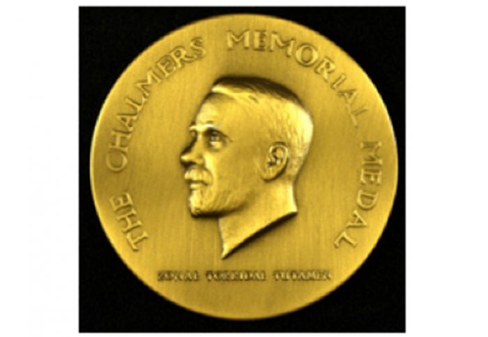 The Royal Society for Tropical Medicine and Hygiene's Chalmers Memorial Medal, which is silver gilt, bears a likeness to Dr Albert John Chalmers over the motto Zonae torridae tutamen on the obverse