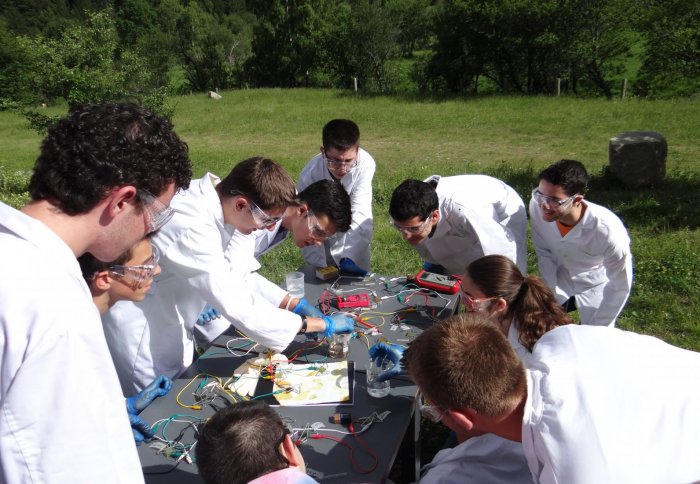 student experiments at summer camp