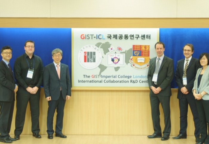 GIST-Imperial International R&D Centre for Plastic Electronics group photo 1