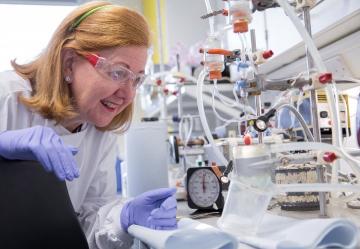 Victoria Borwick taking part in an experiment in the National Heart and Lung Institute