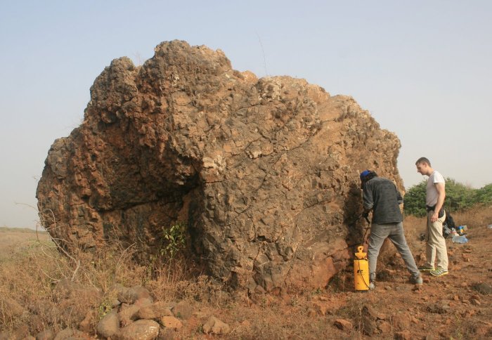 Sampling large boulders emplaced by a Mega Tsunami