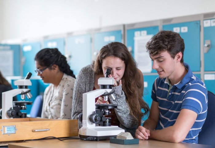 Students from the Department of Earth Science & Engineering