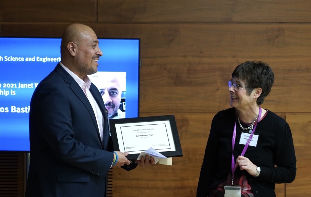 David Pedreros Bastidas receives his certificate